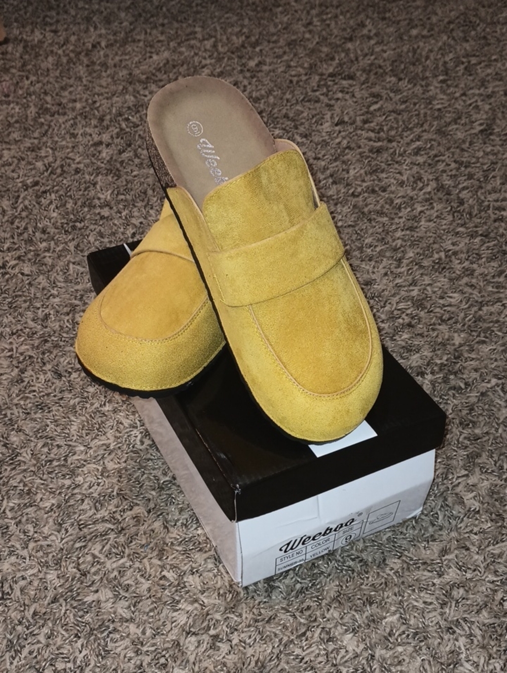 NIB Weeboo Summer-30 Yellow Women's Slip On Clogs. Size:9
